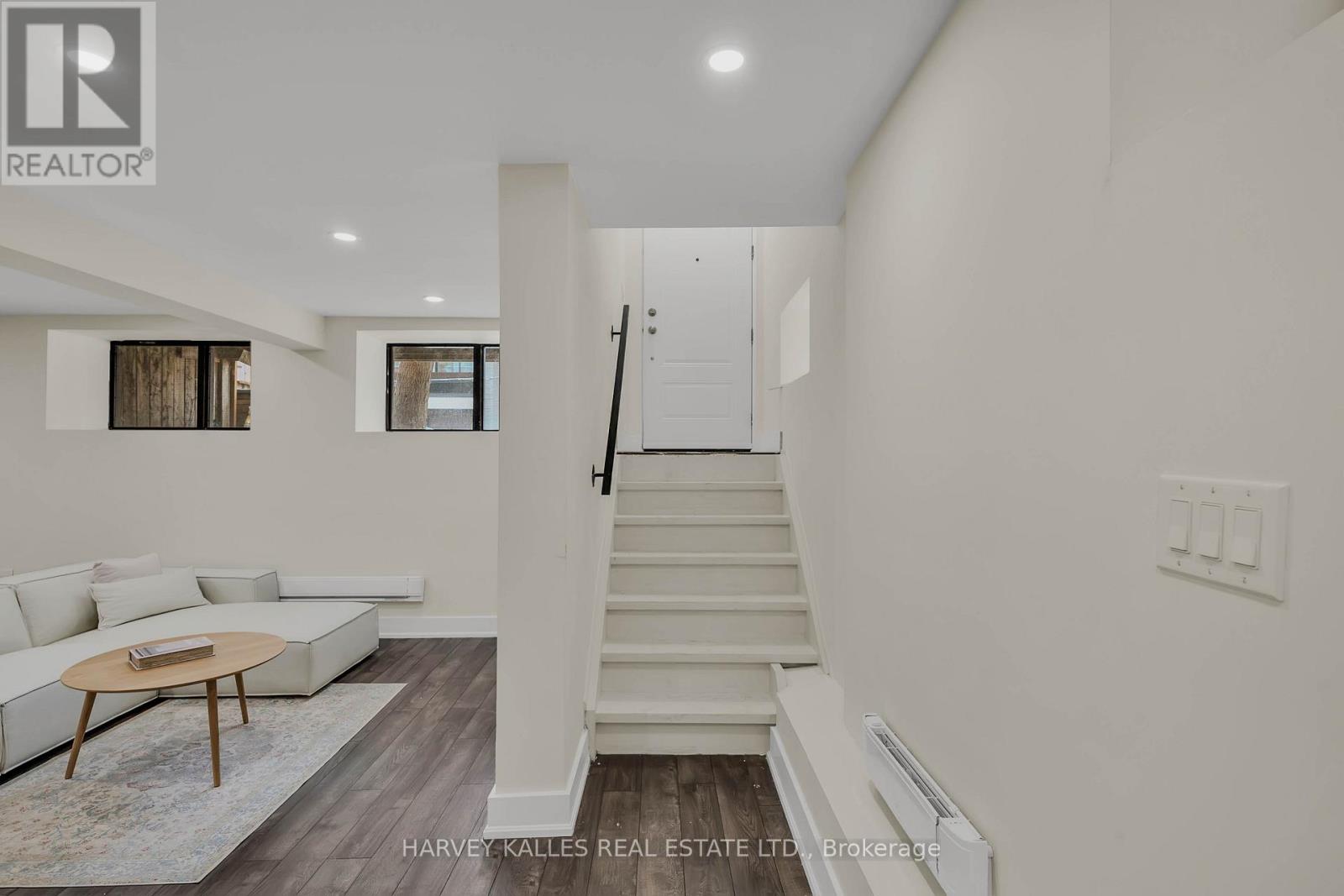 3 - 692 RICHMOND STREET W
