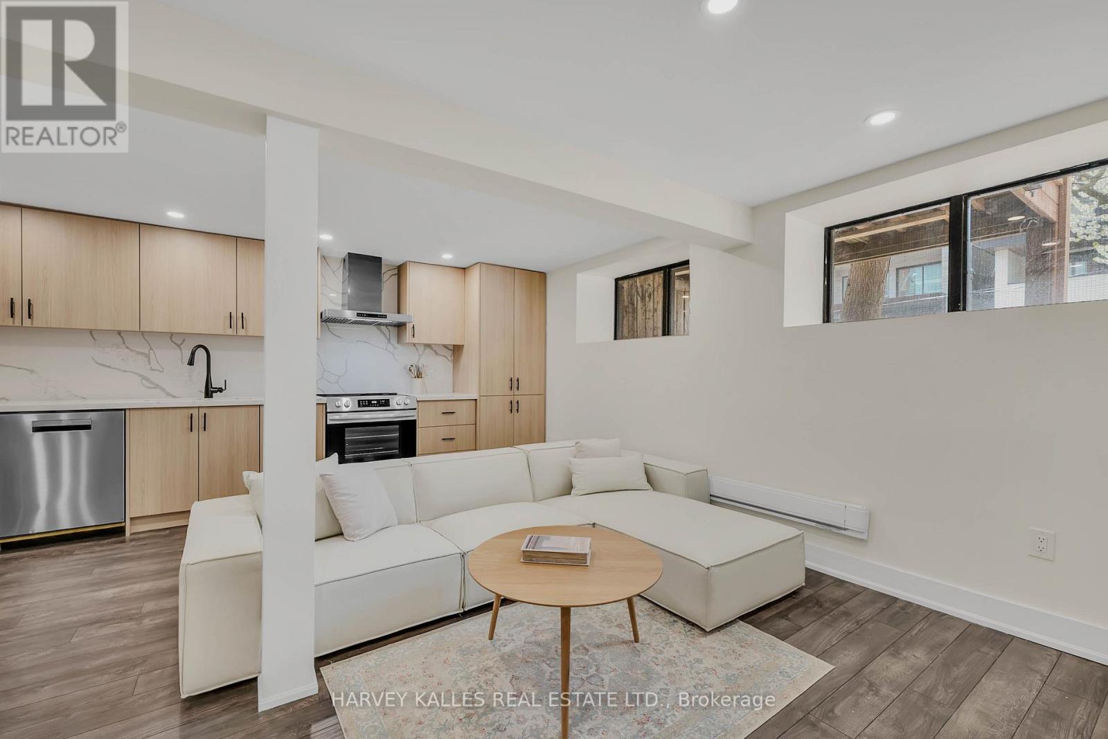 3 - 692 RICHMOND STREET W