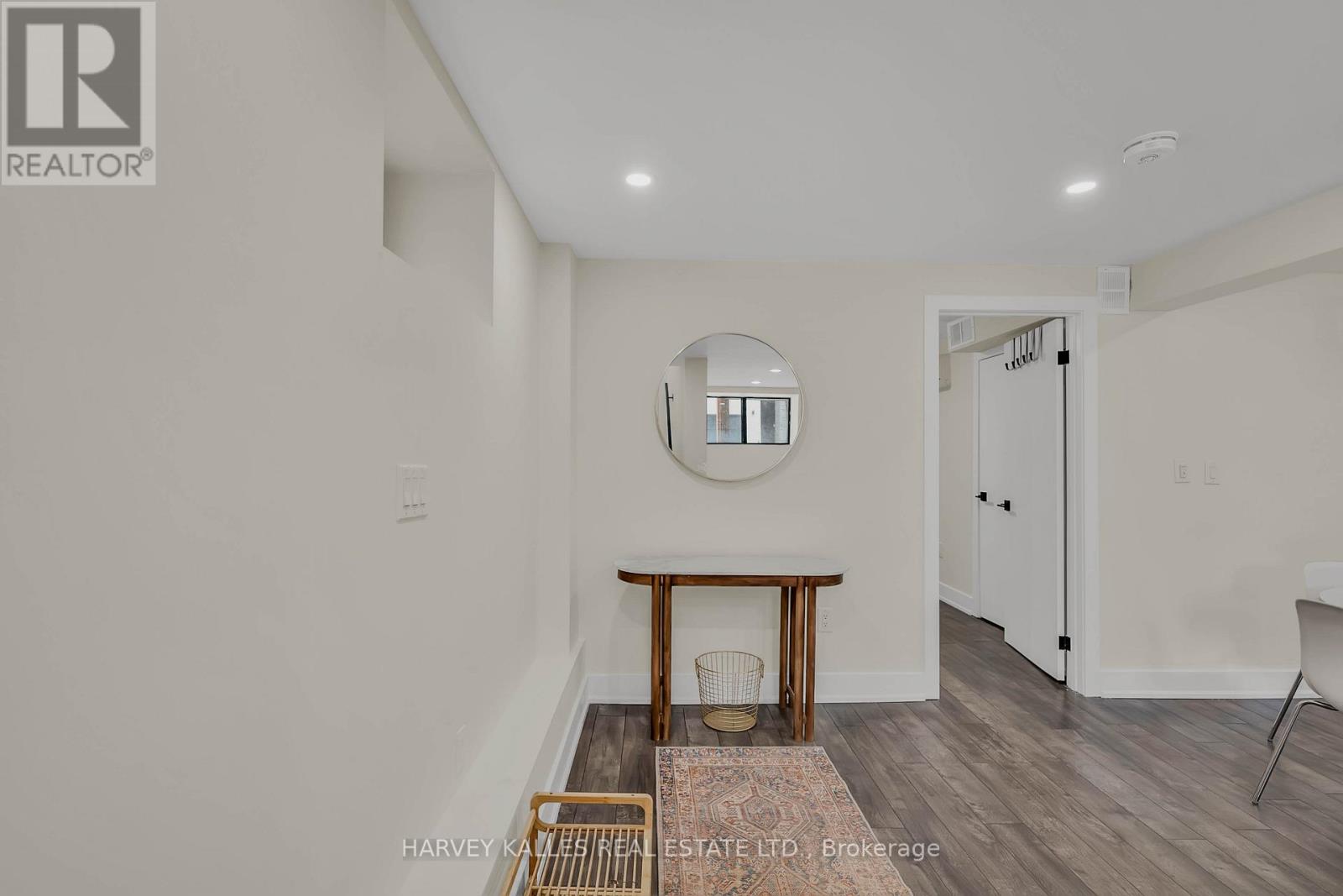 3 - 692 RICHMOND STREET W