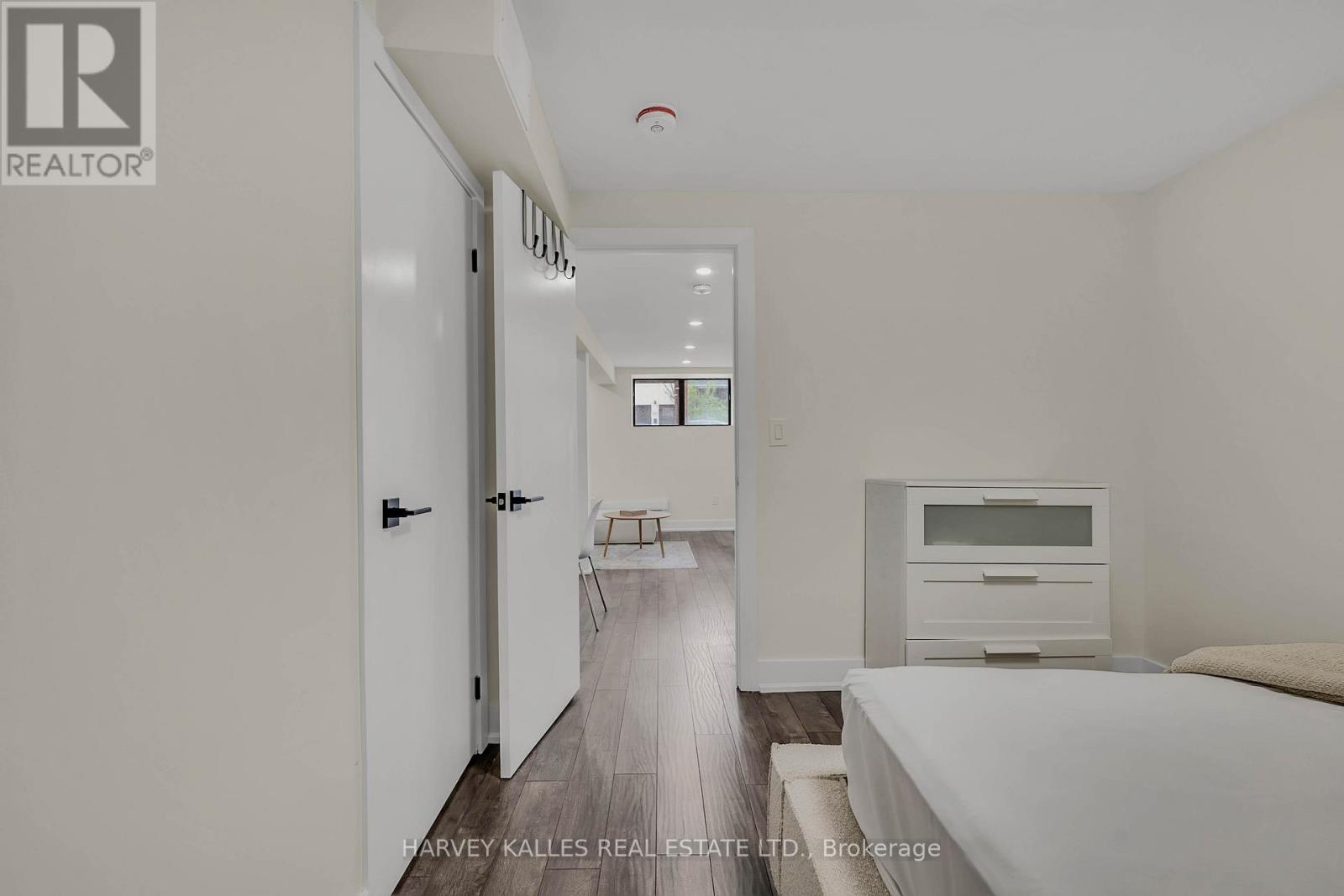 3 - 692 RICHMOND STREET W