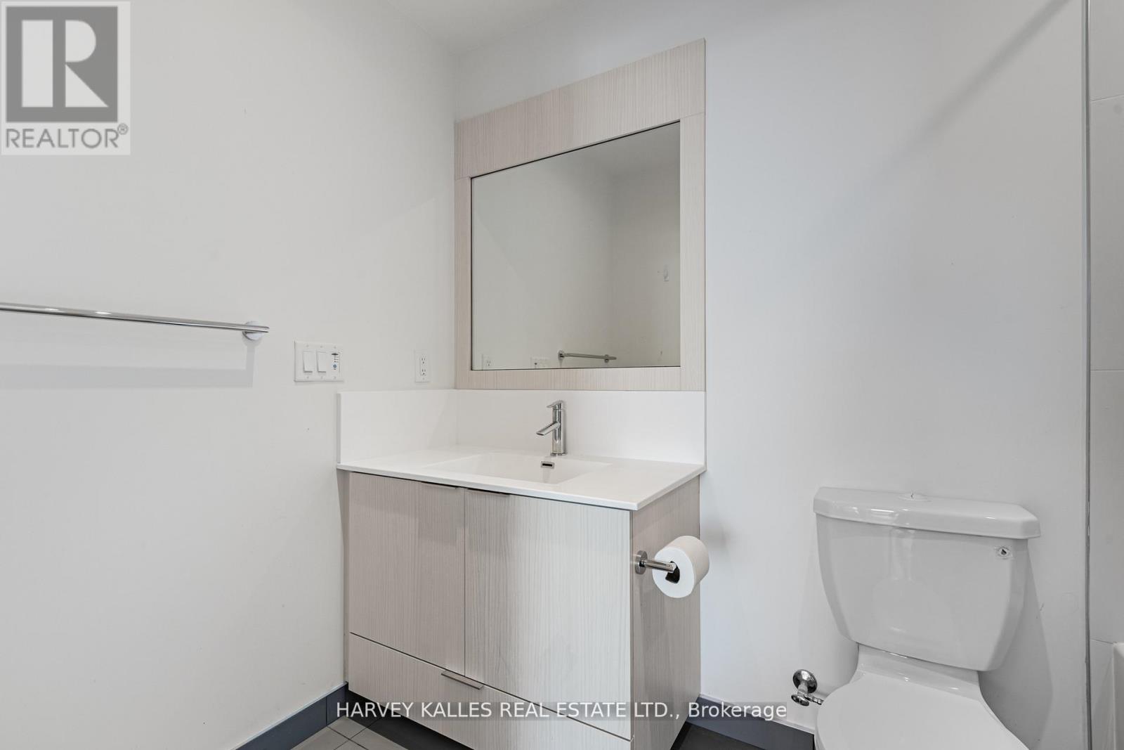 708 - 25 ADRA GRADO WAY W