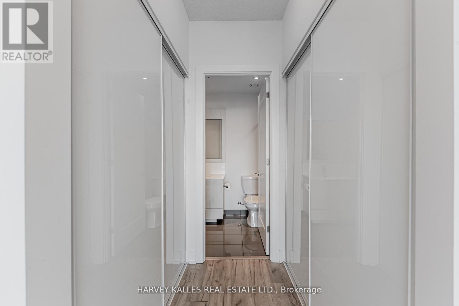 708 - 25 ADRA GRADO WAY W