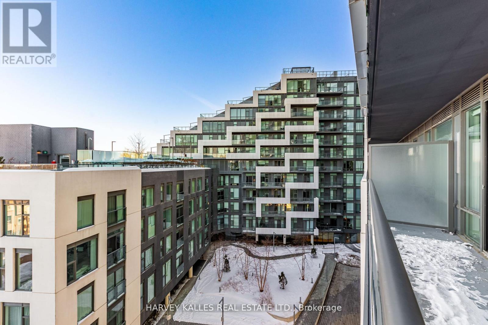 708 - 25 ADRA GRADO WAY W