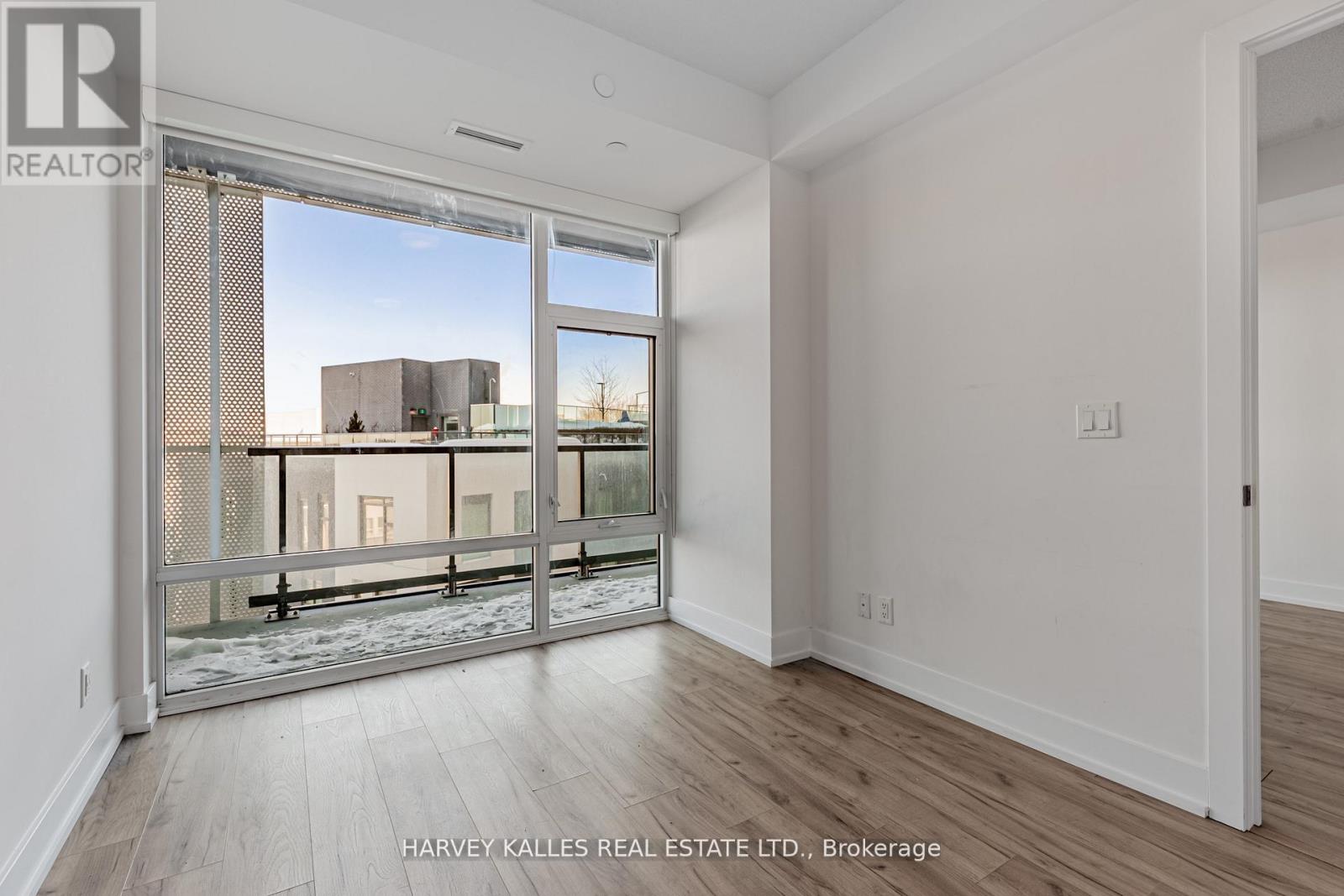 708 - 25 ADRA GRADO WAY W