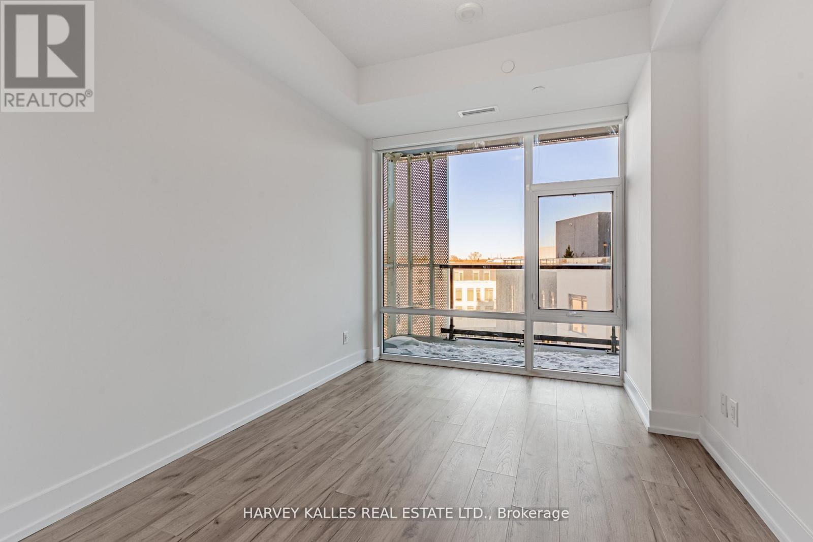 708 - 25 ADRA GRADO WAY W
