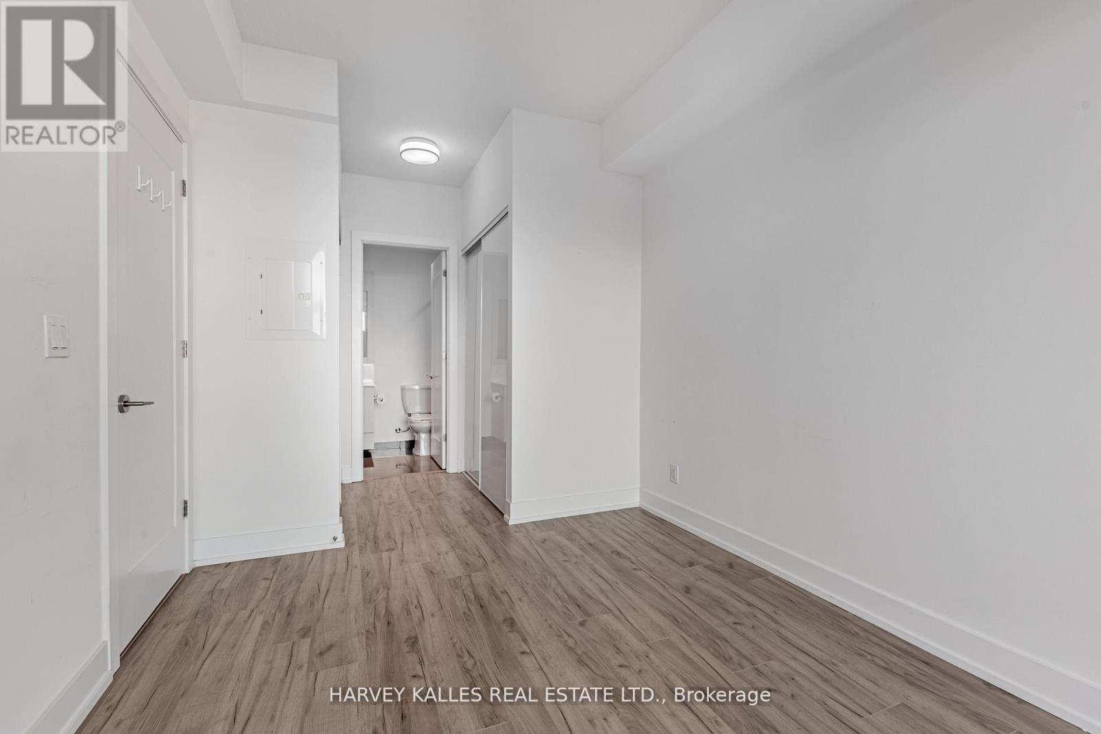 708 - 25 ADRA GRADO WAY W