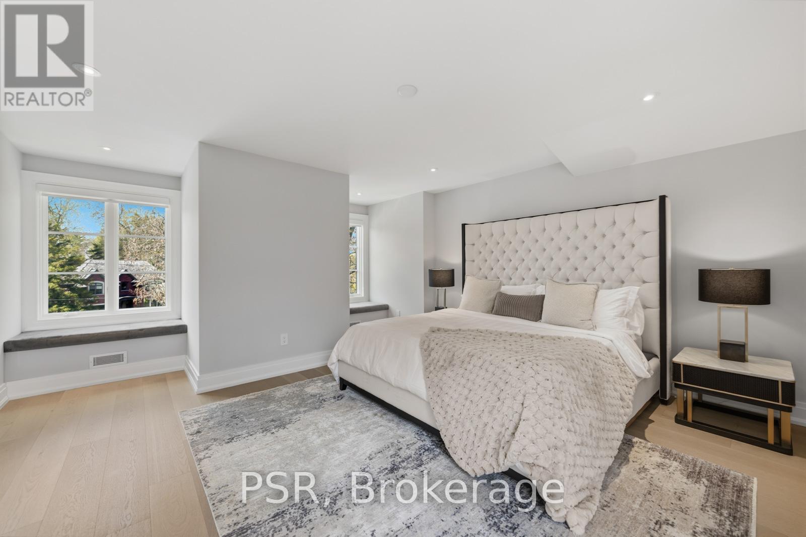 117 YONGE BOULEVARD