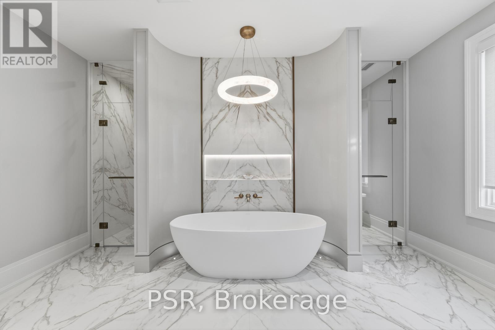 117 YONGE BOULEVARD