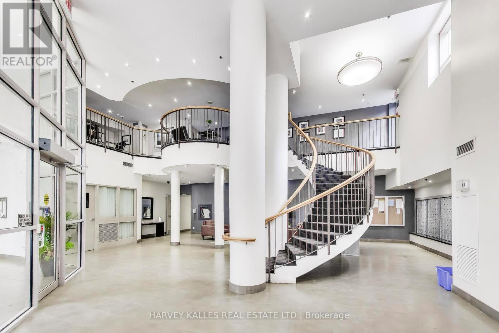 401 - 1369 BLOOR STREET W