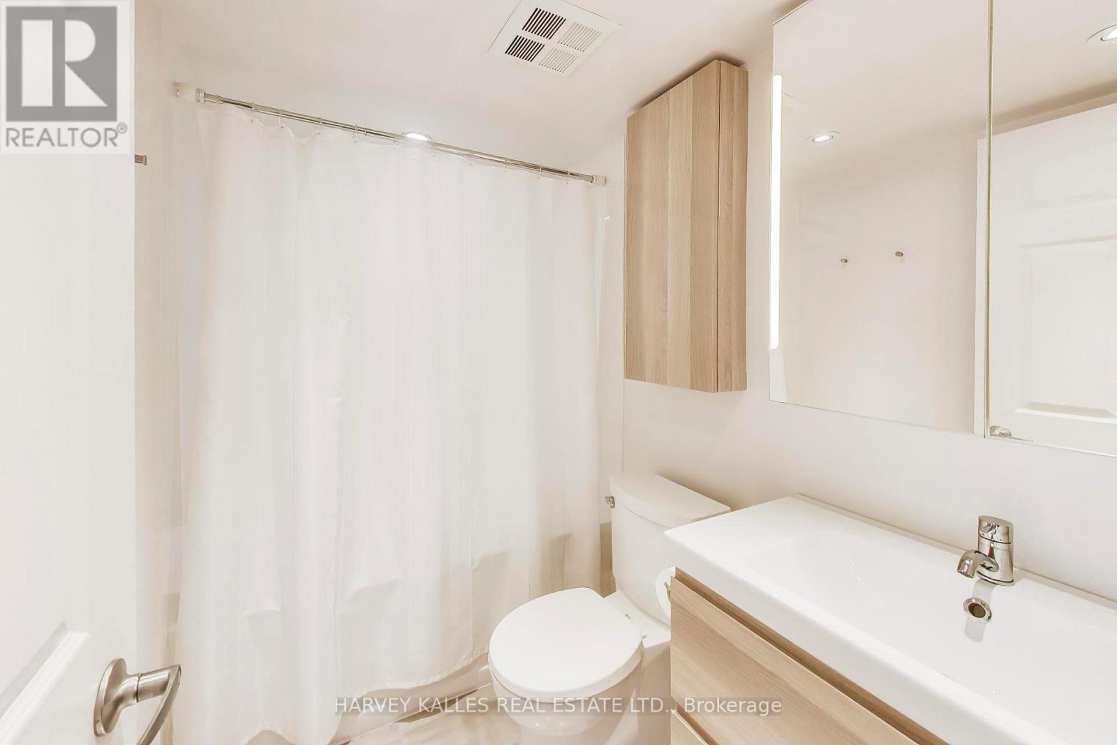 401 - 1369 BLOOR STREET W