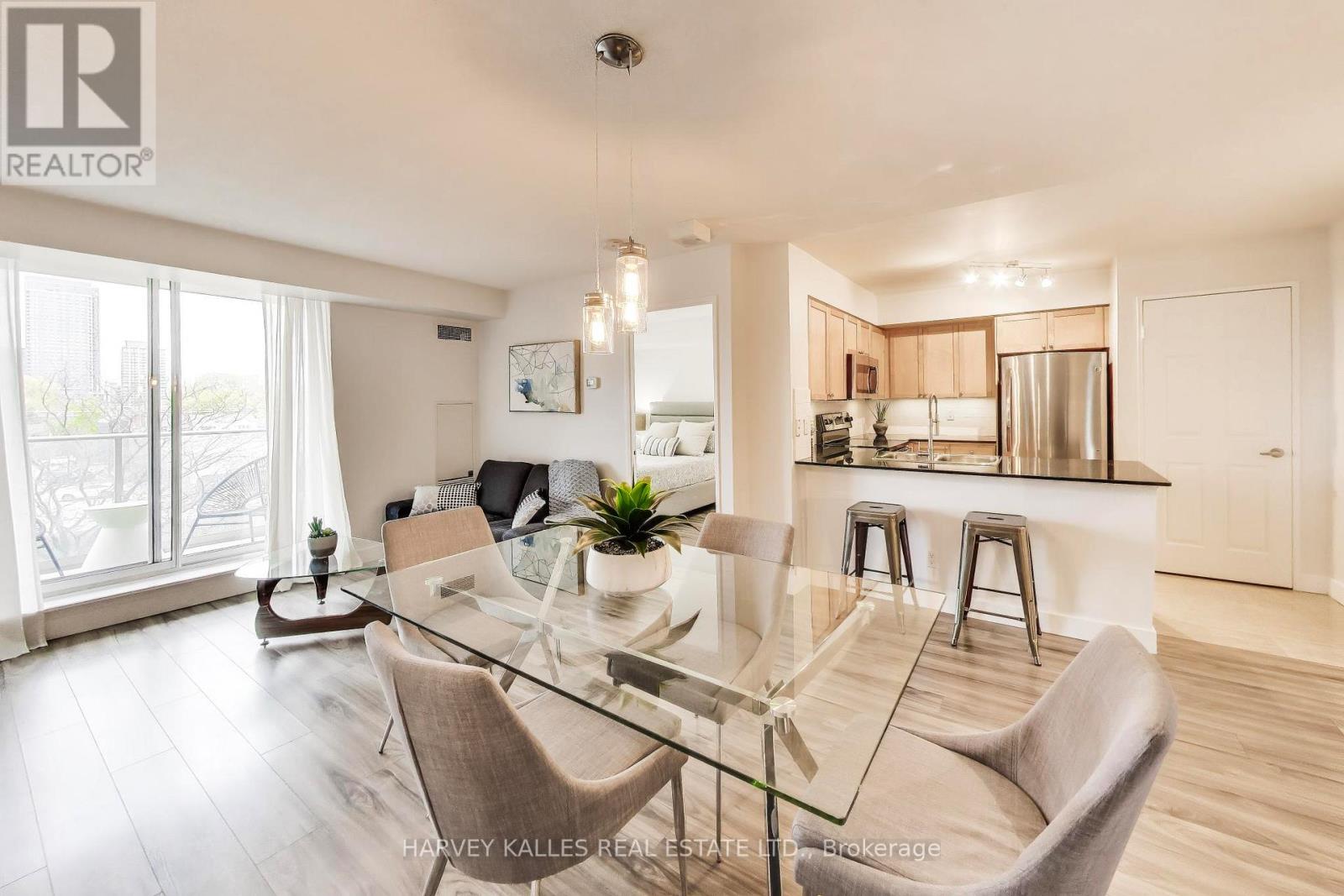 401 - 1369 BLOOR STREET W
