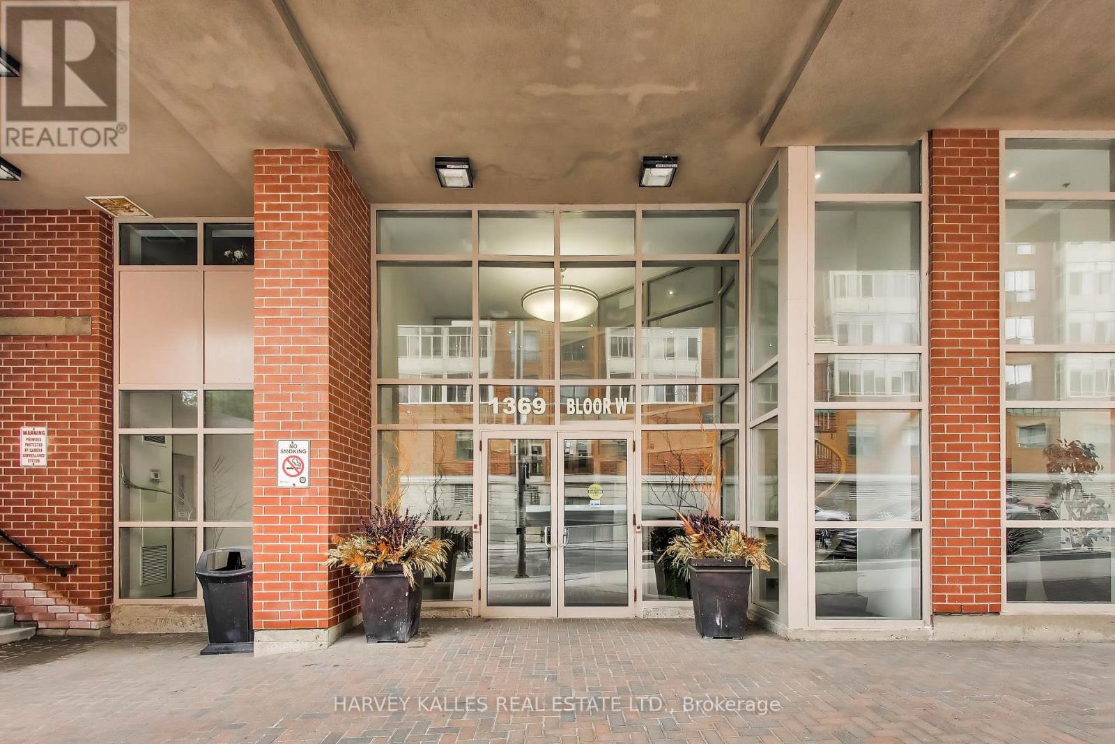 401 - 1369 BLOOR STREET W