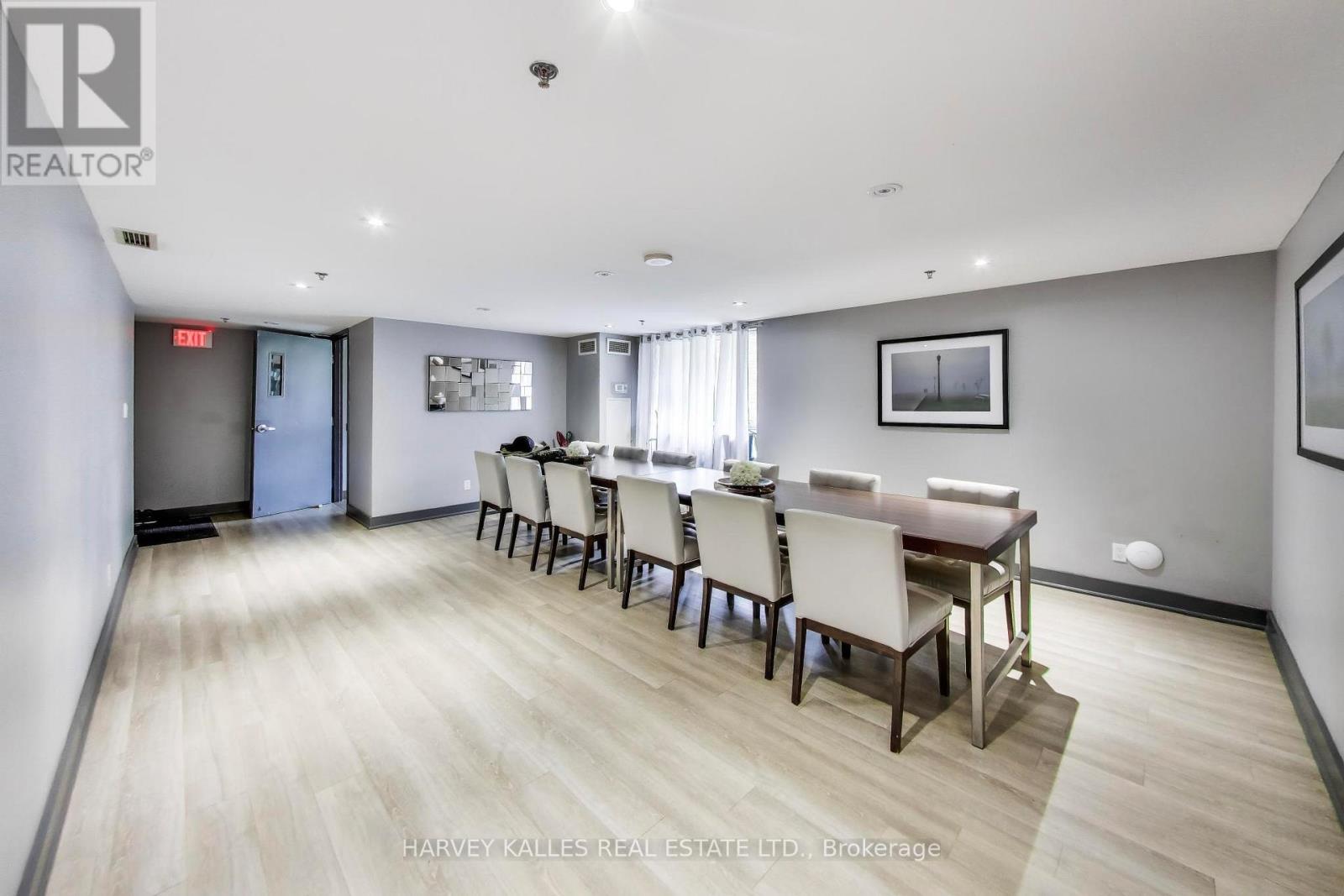 401 - 1369 BLOOR STREET W