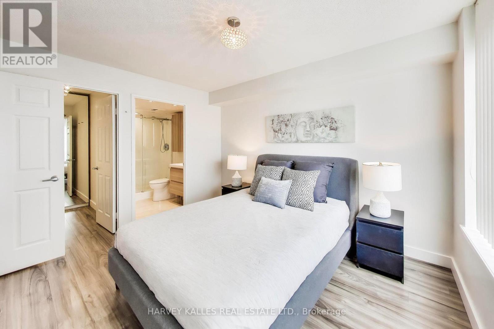 401 - 1369 BLOOR STREET W