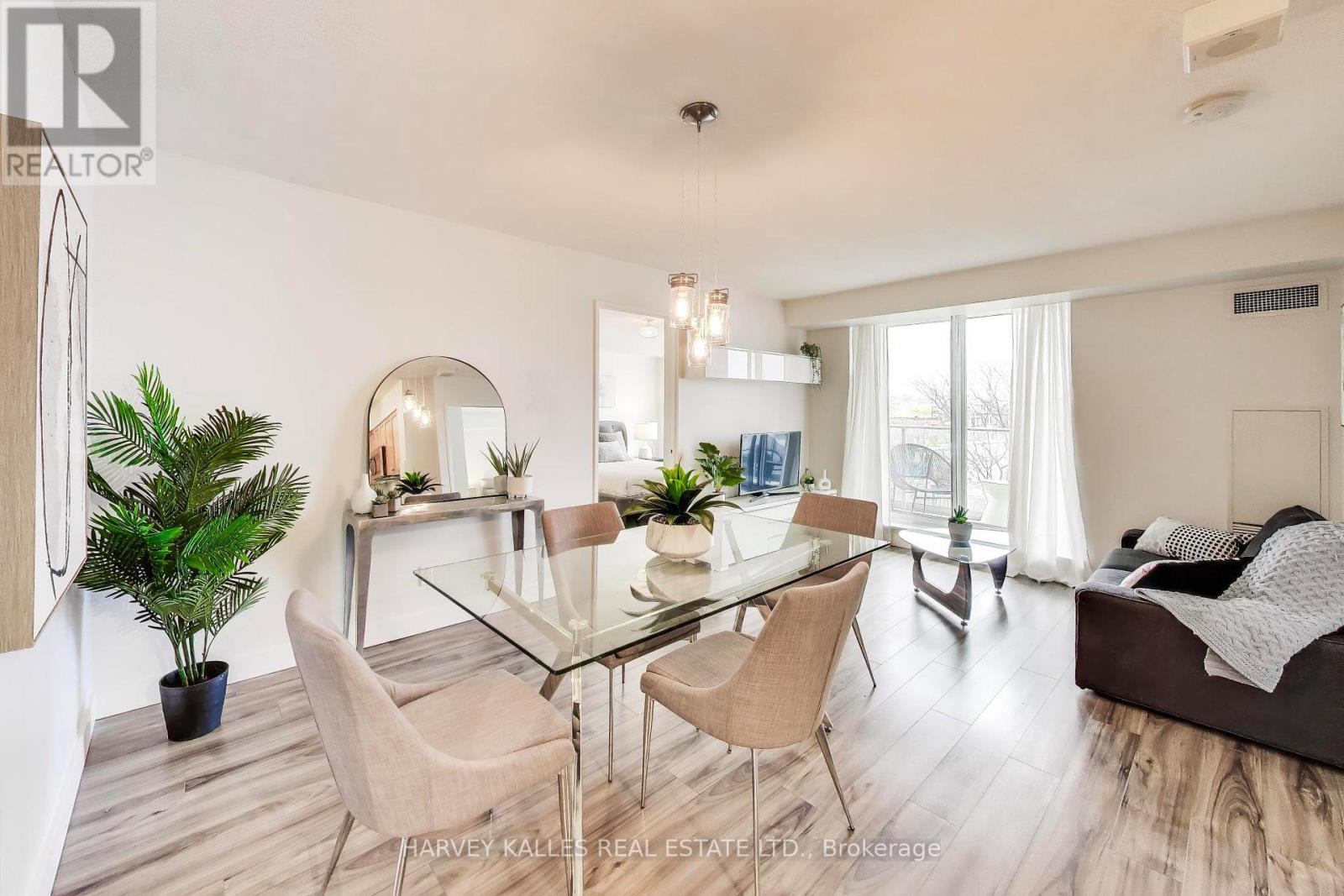 401 - 1369 BLOOR STREET W