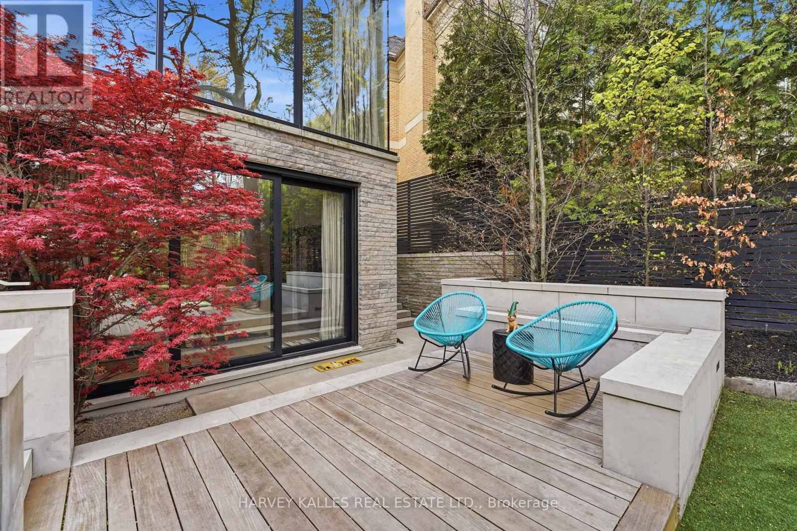43 HILLHOLM ROAD