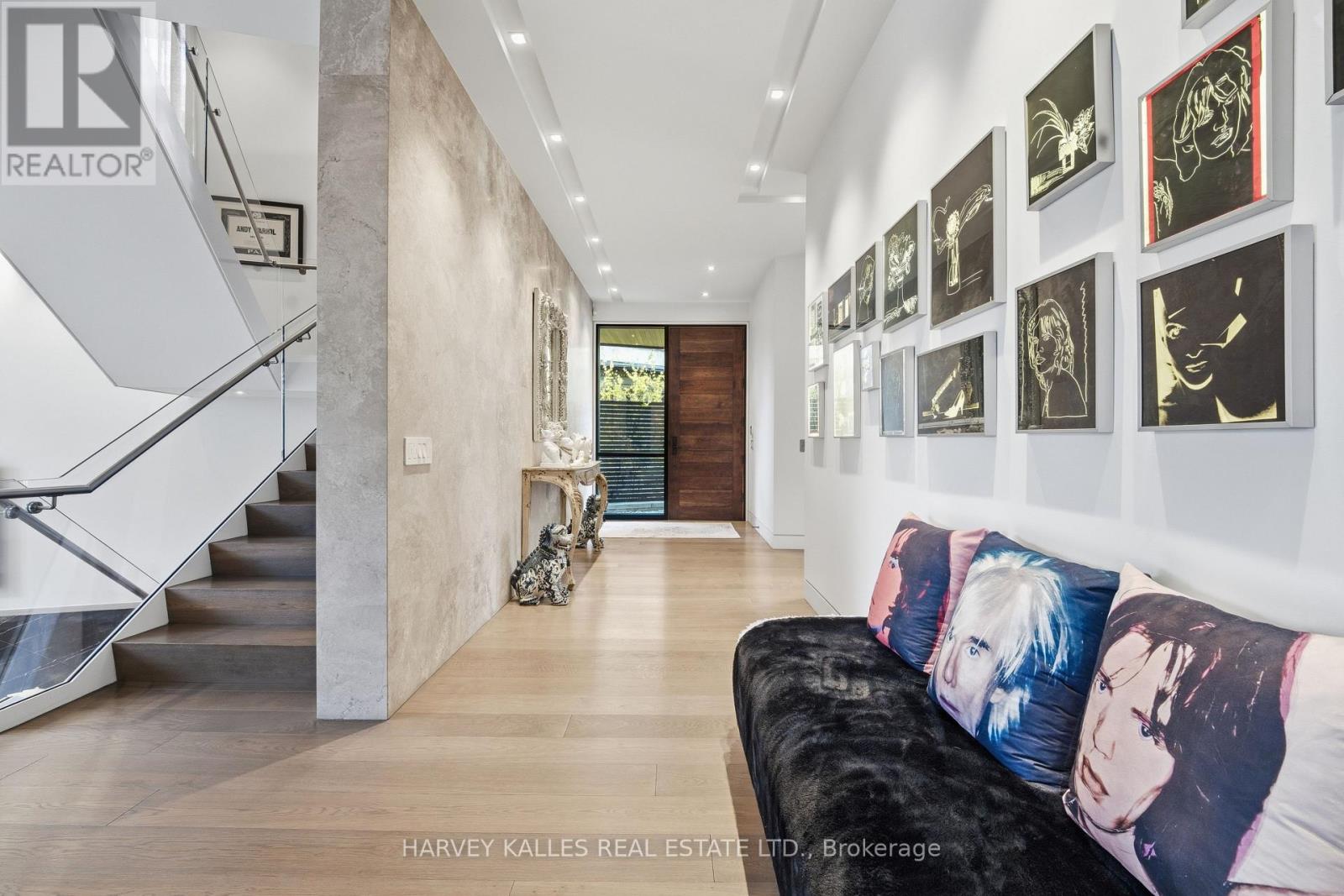 43 HILLHOLM ROAD