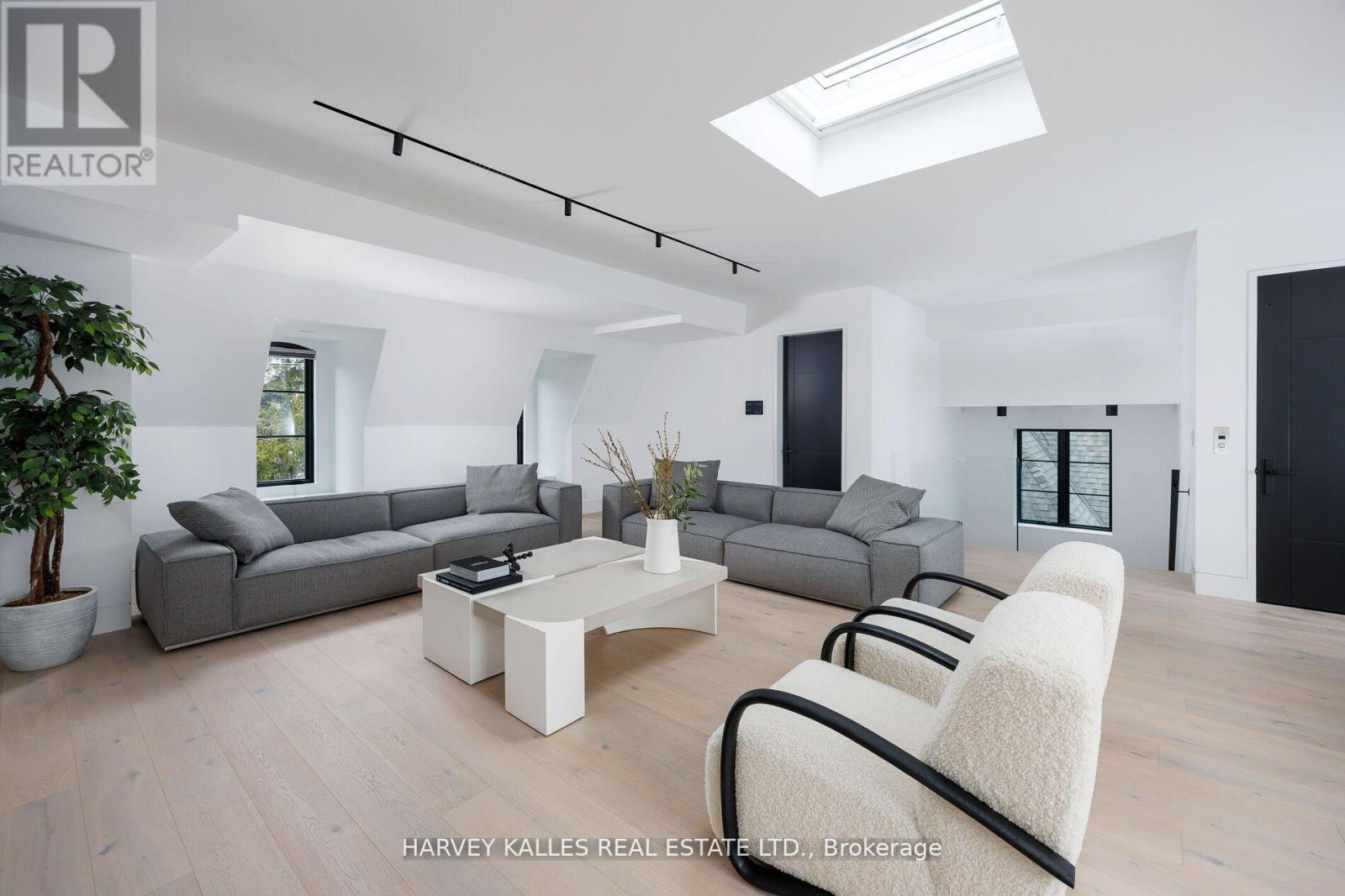 5 DEWBOURNE AVENUE
