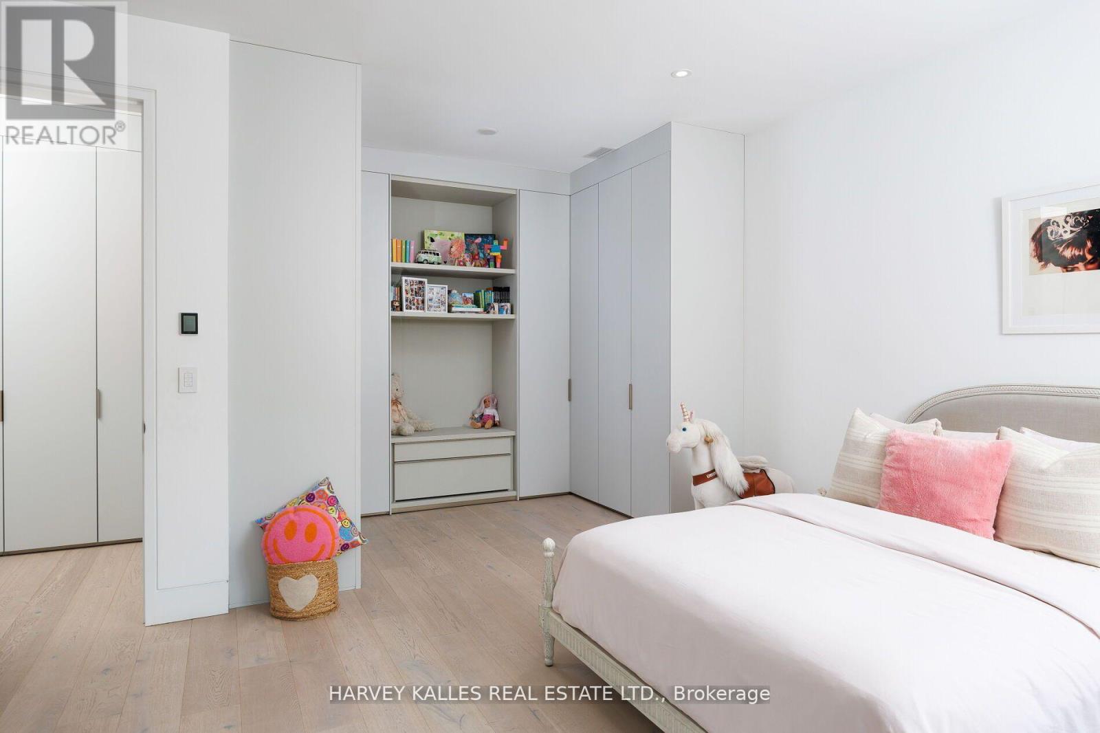 5 DEWBOURNE AVENUE