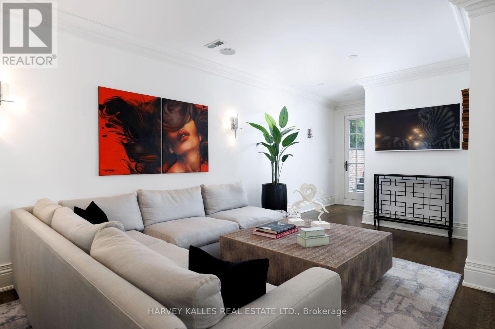 215 DUNVEGAN ROAD