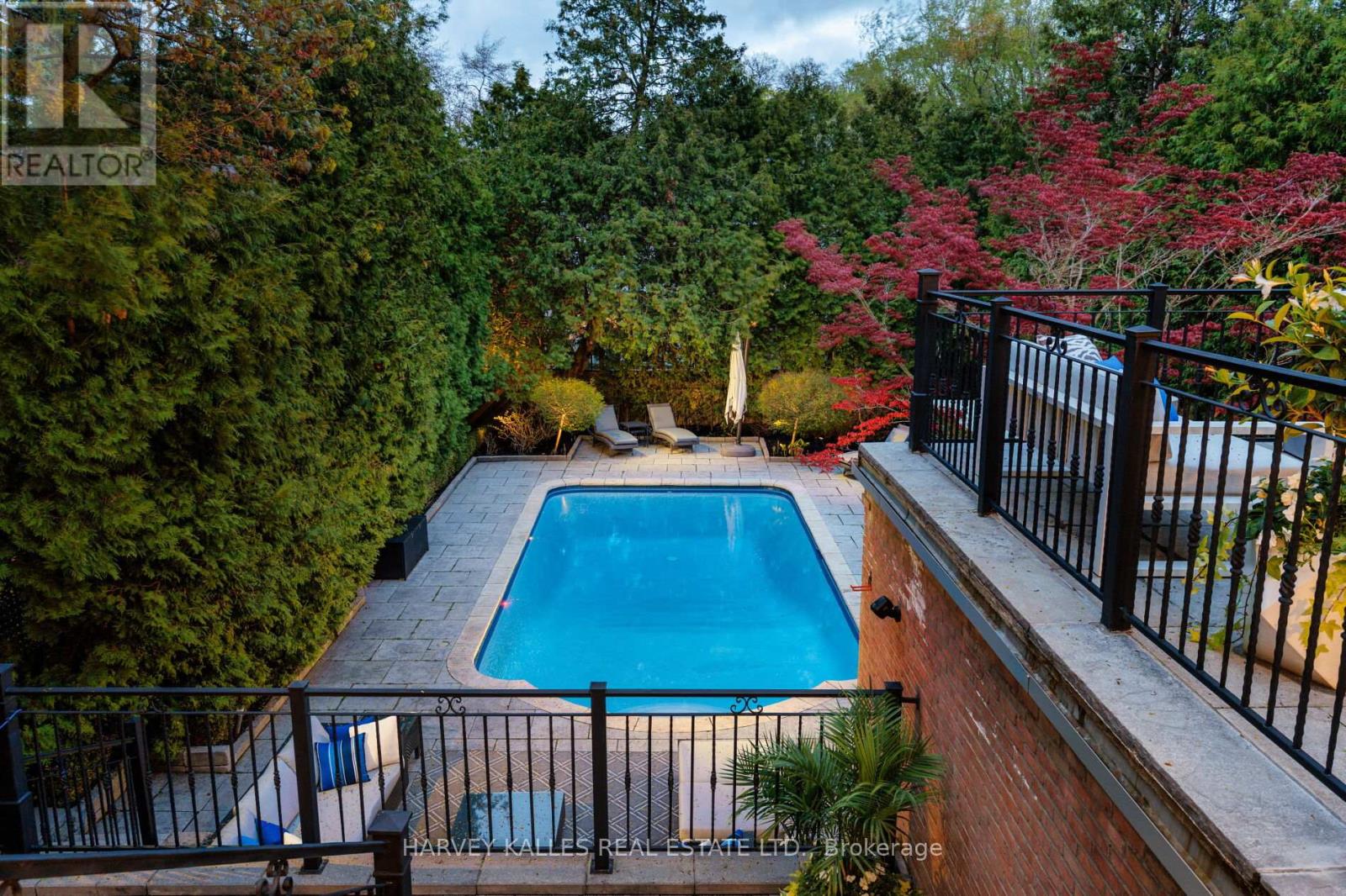 215 DUNVEGAN ROAD