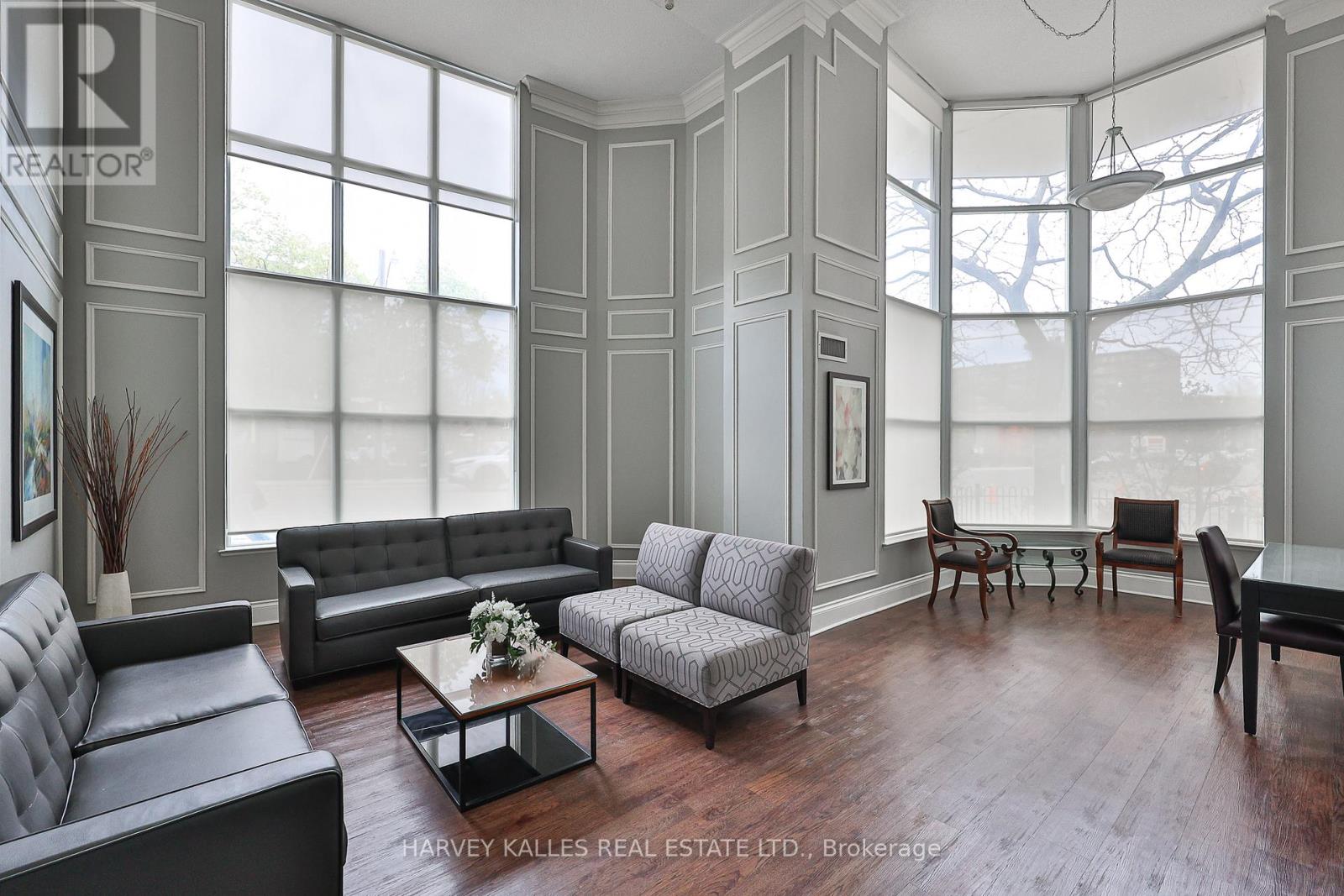 612 - 300 BALLIOL STREET
