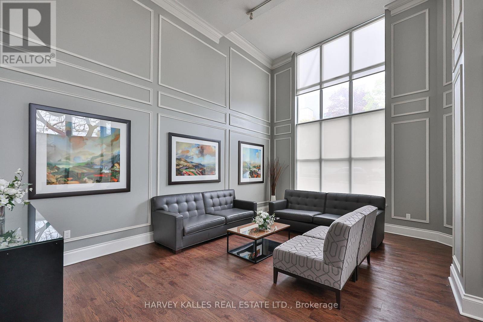 612 - 300 BALLIOL STREET
