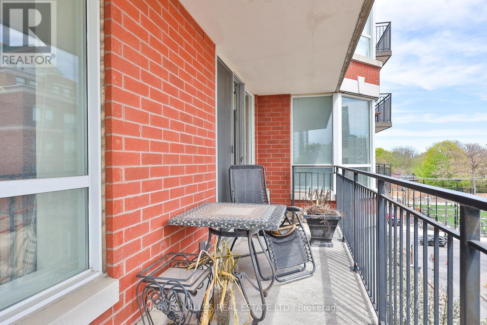 612 - 300 BALLIOL STREET