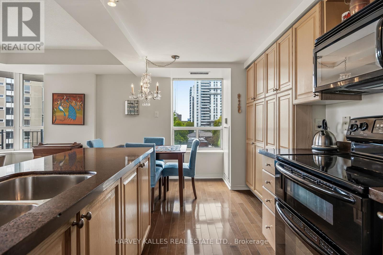 612 - 300 BALLIOL STREET