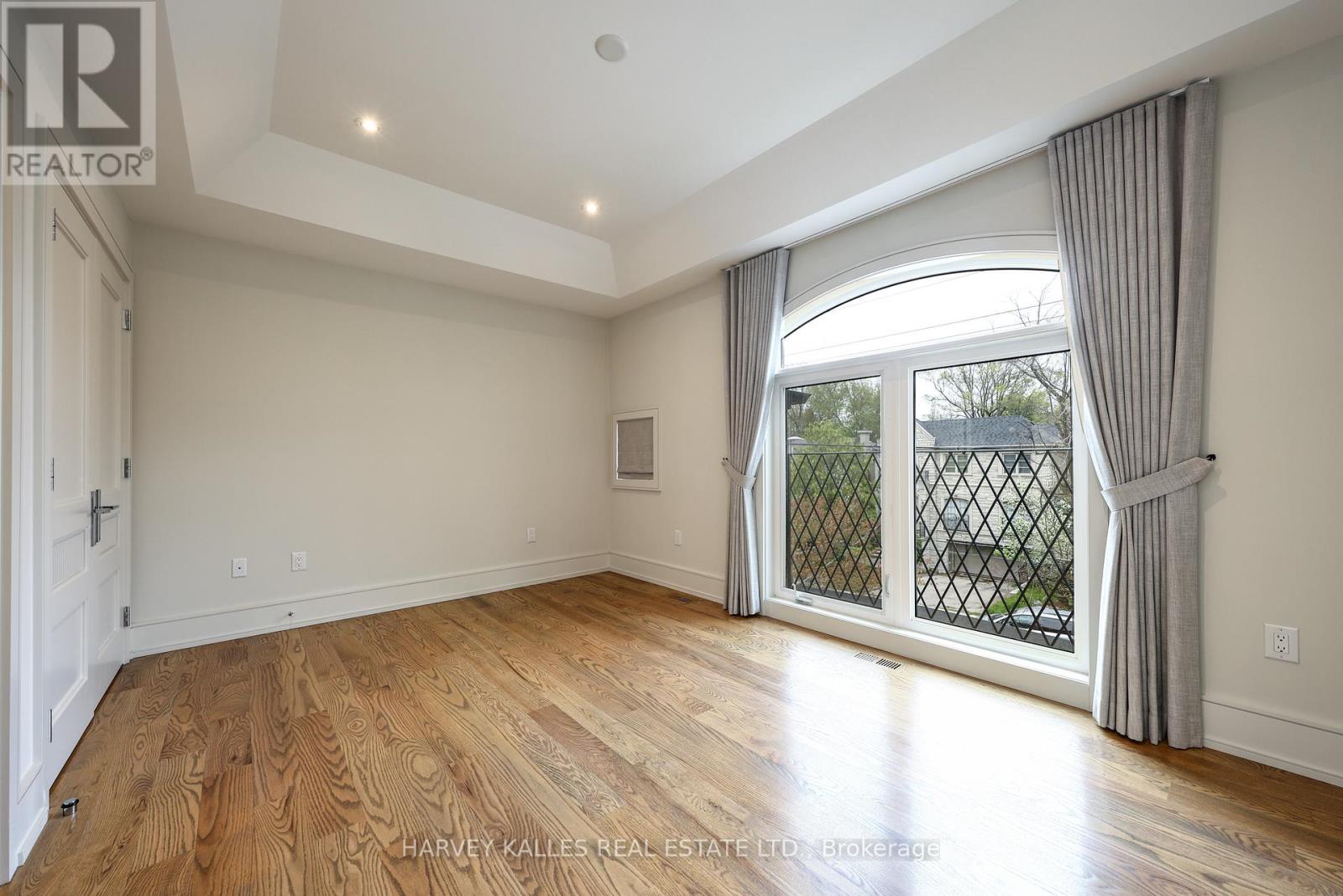 261 BROOKE AVENUE