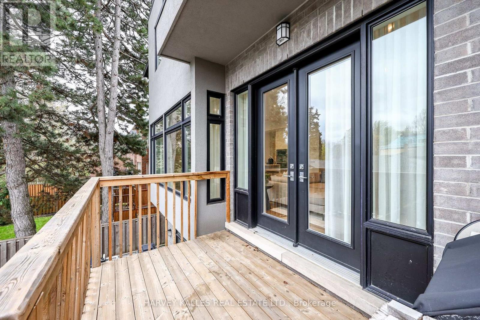 261 BROOKE AVENUE