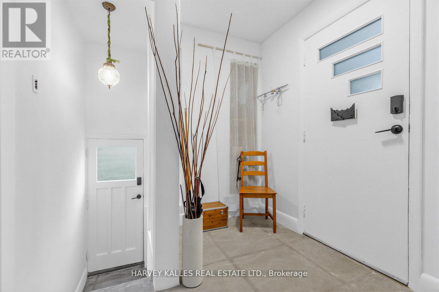 246 BURNETT AVENUE