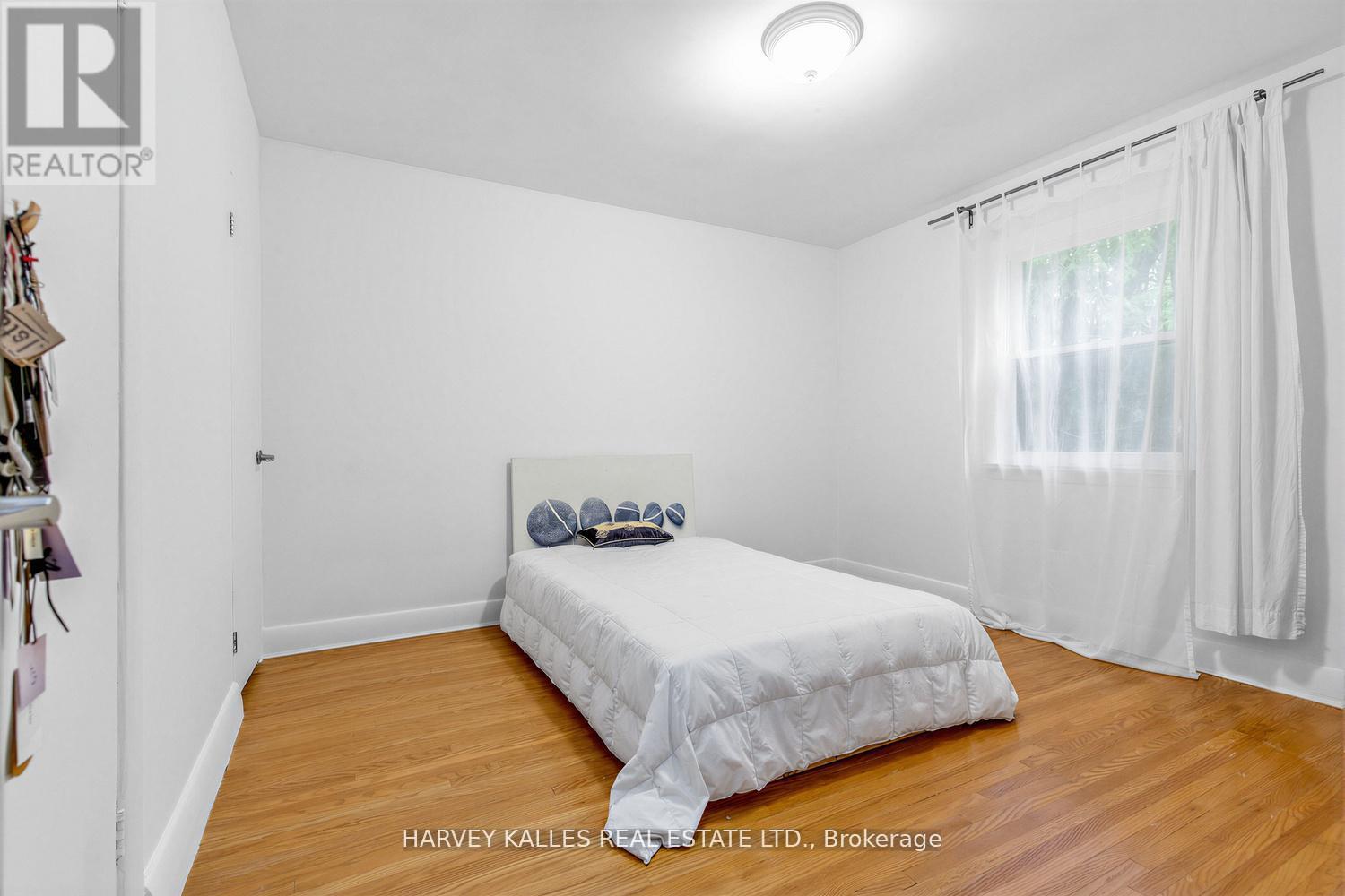 246 BURNETT AVENUE