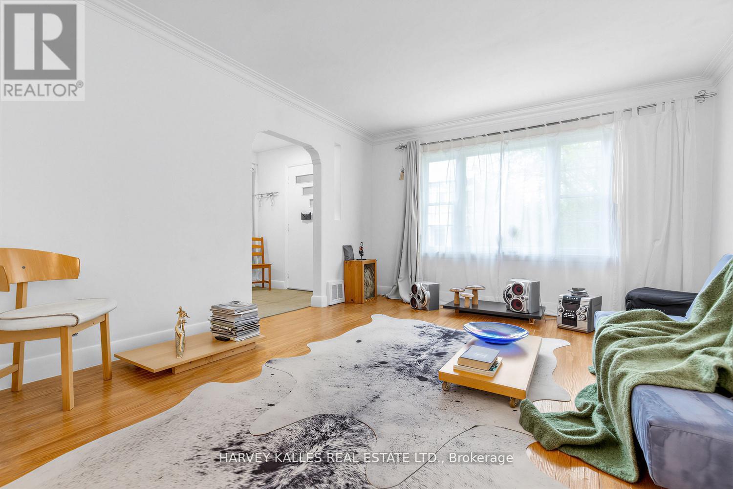 246 BURNETT AVENUE