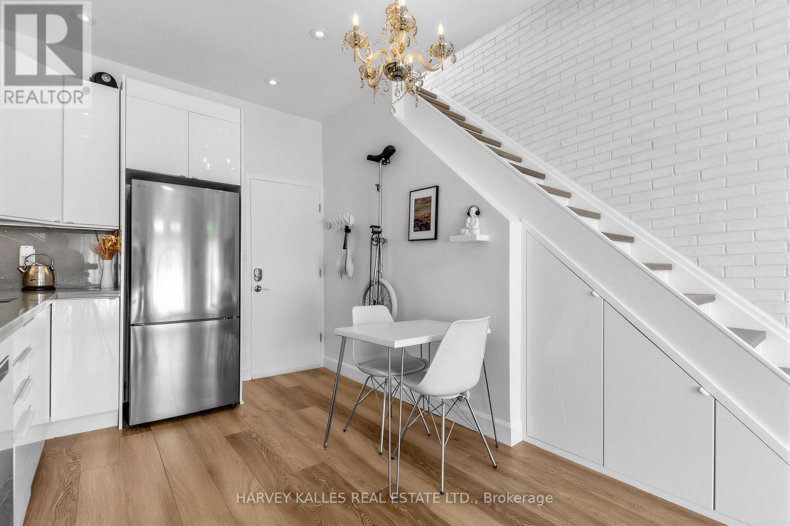 210 GERRARD STREET E