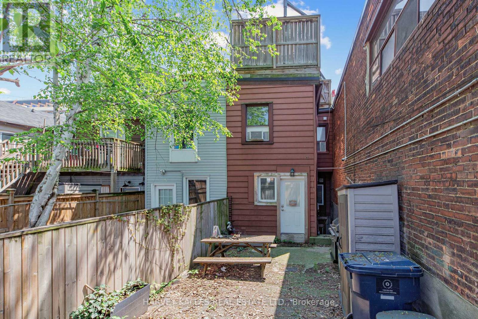 210 GERRARD STREET E