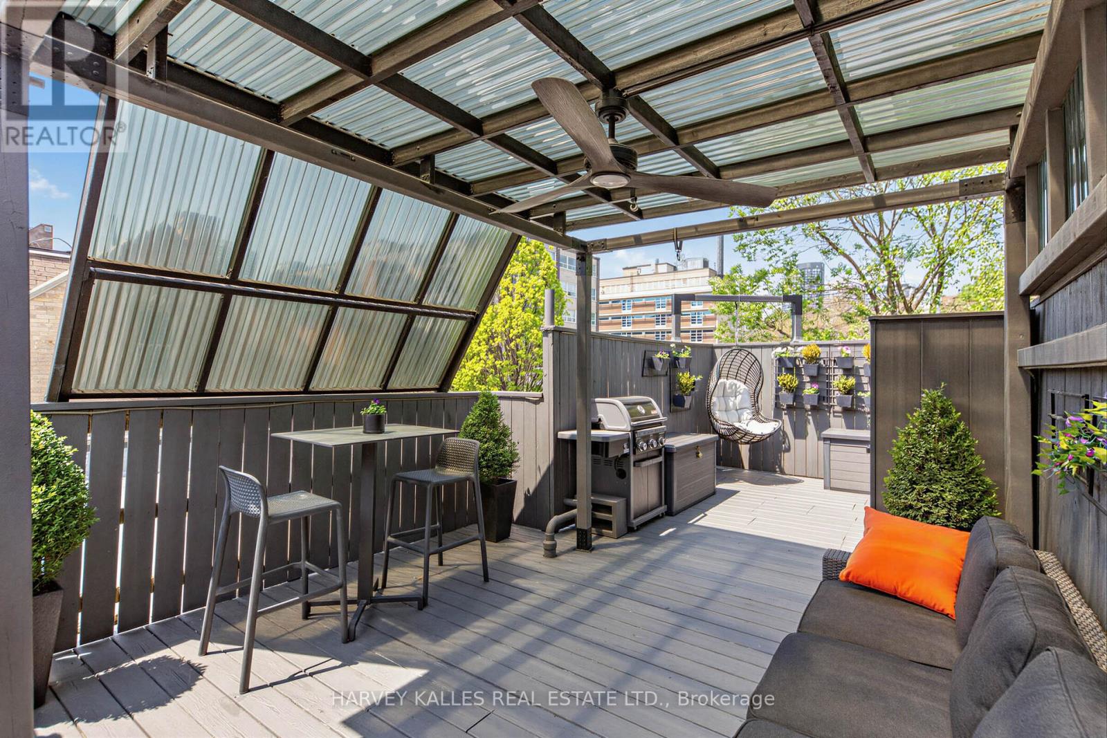 210 GERRARD STREET E