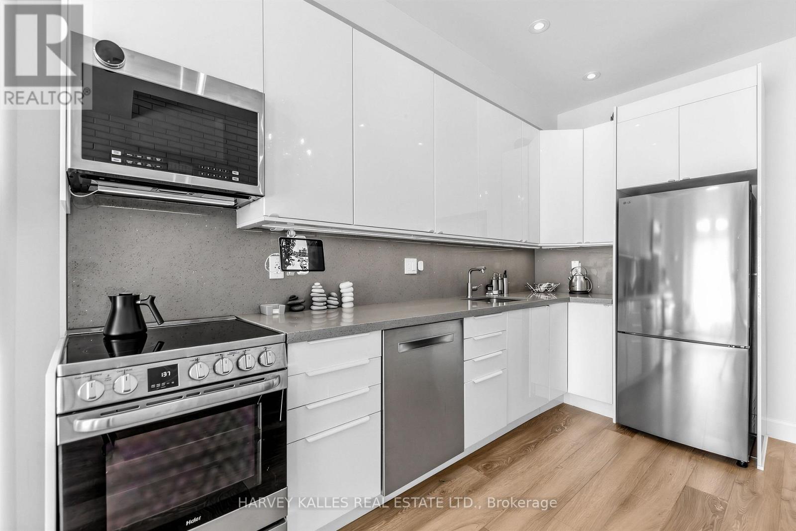 210 GERRARD STREET E