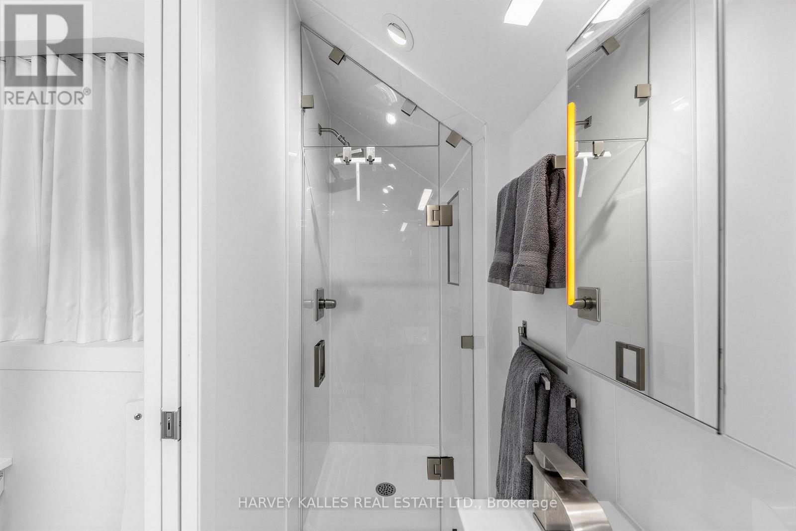 210 GERRARD STREET E