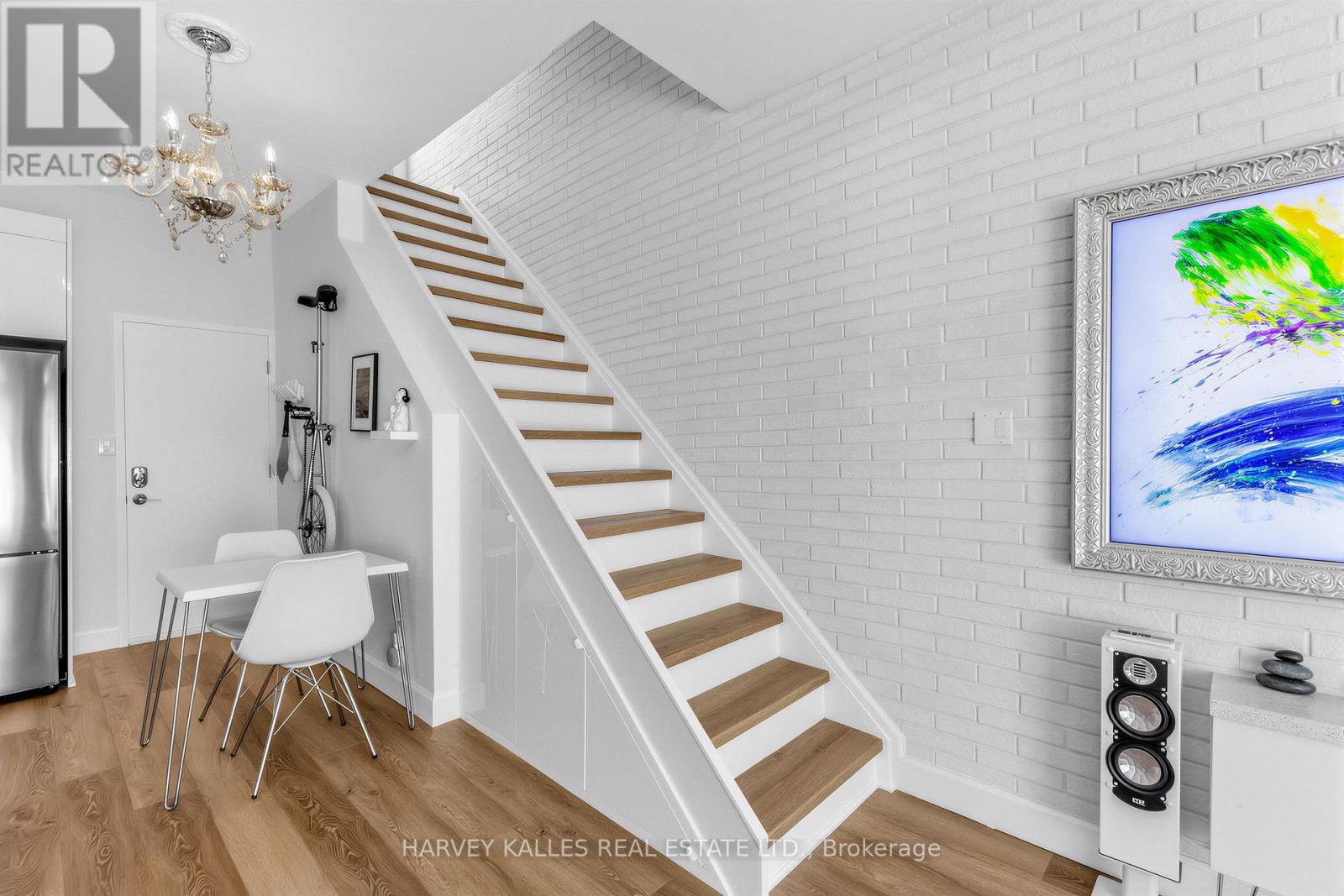210 GERRARD STREET E