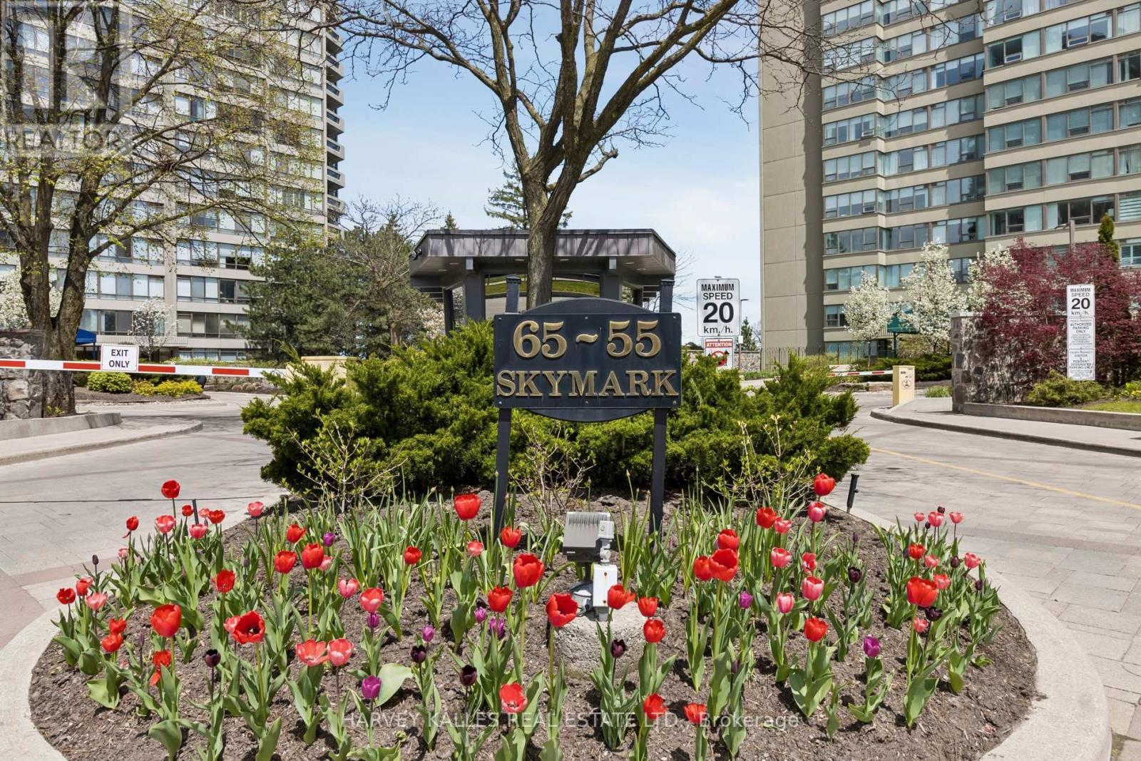 205 - 55 SKYMARK DRIVE