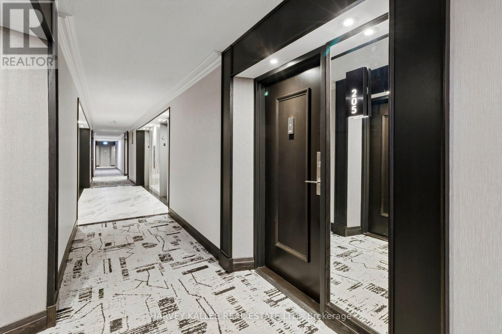 205 - 55 SKYMARK DRIVE