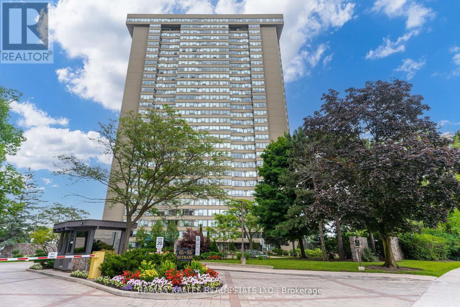 205 - 55 SKYMARK DRIVE