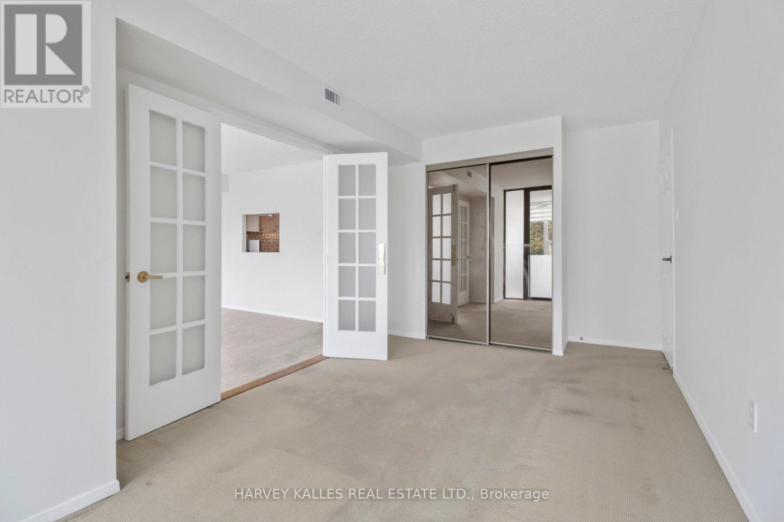 205 - 55 SKYMARK DRIVE