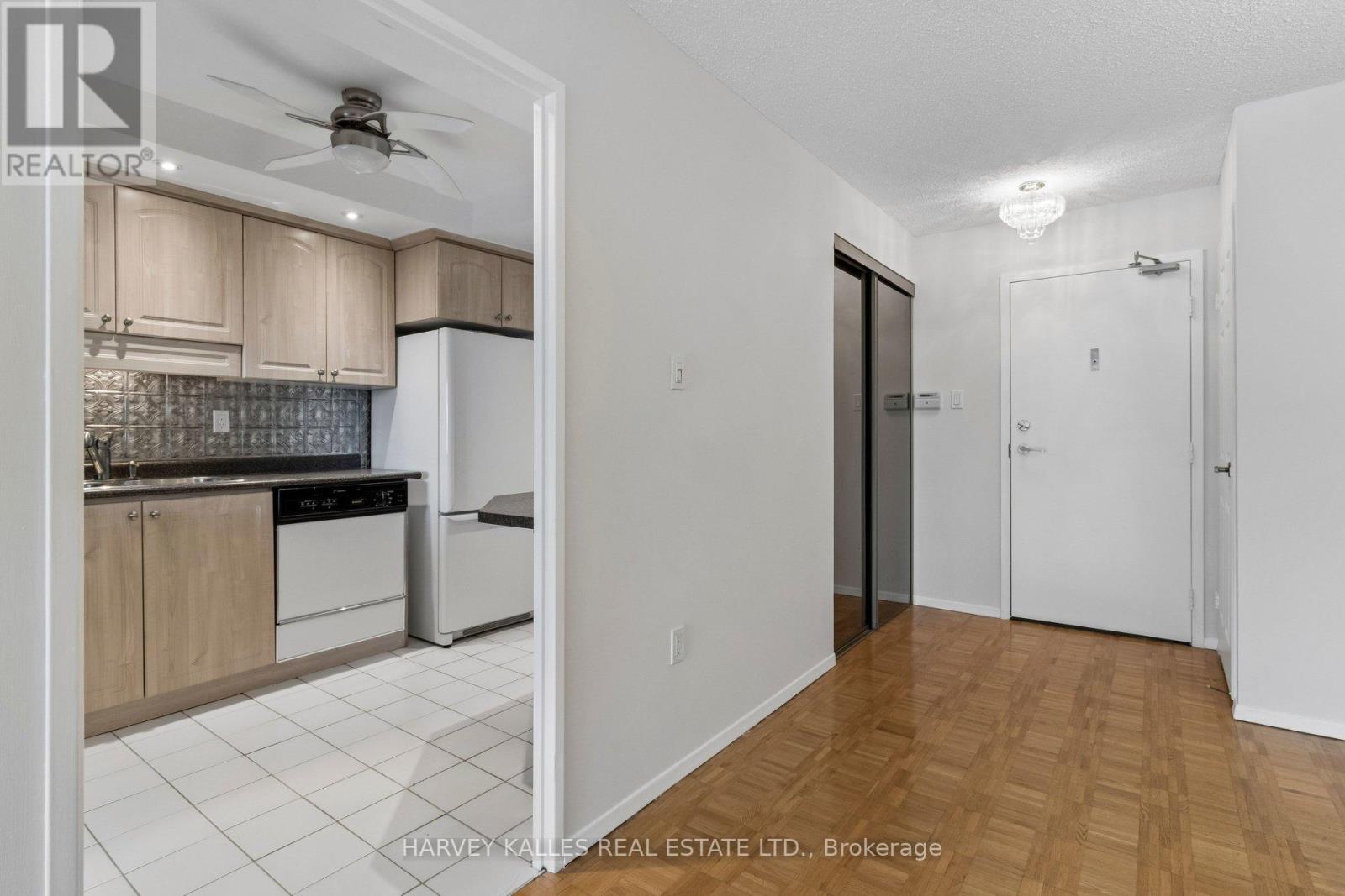 205 - 55 SKYMARK DRIVE