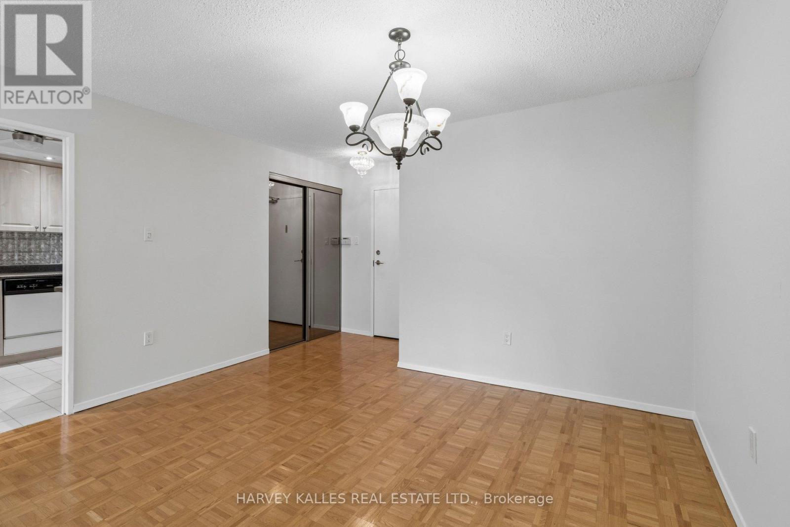 205 - 55 SKYMARK DRIVE