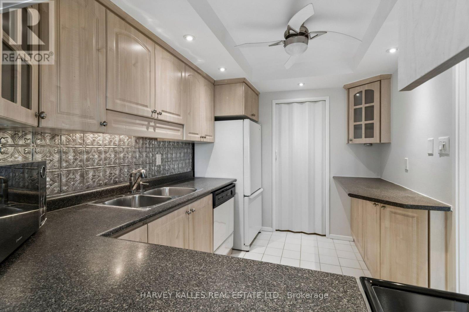 205 - 55 SKYMARK DRIVE