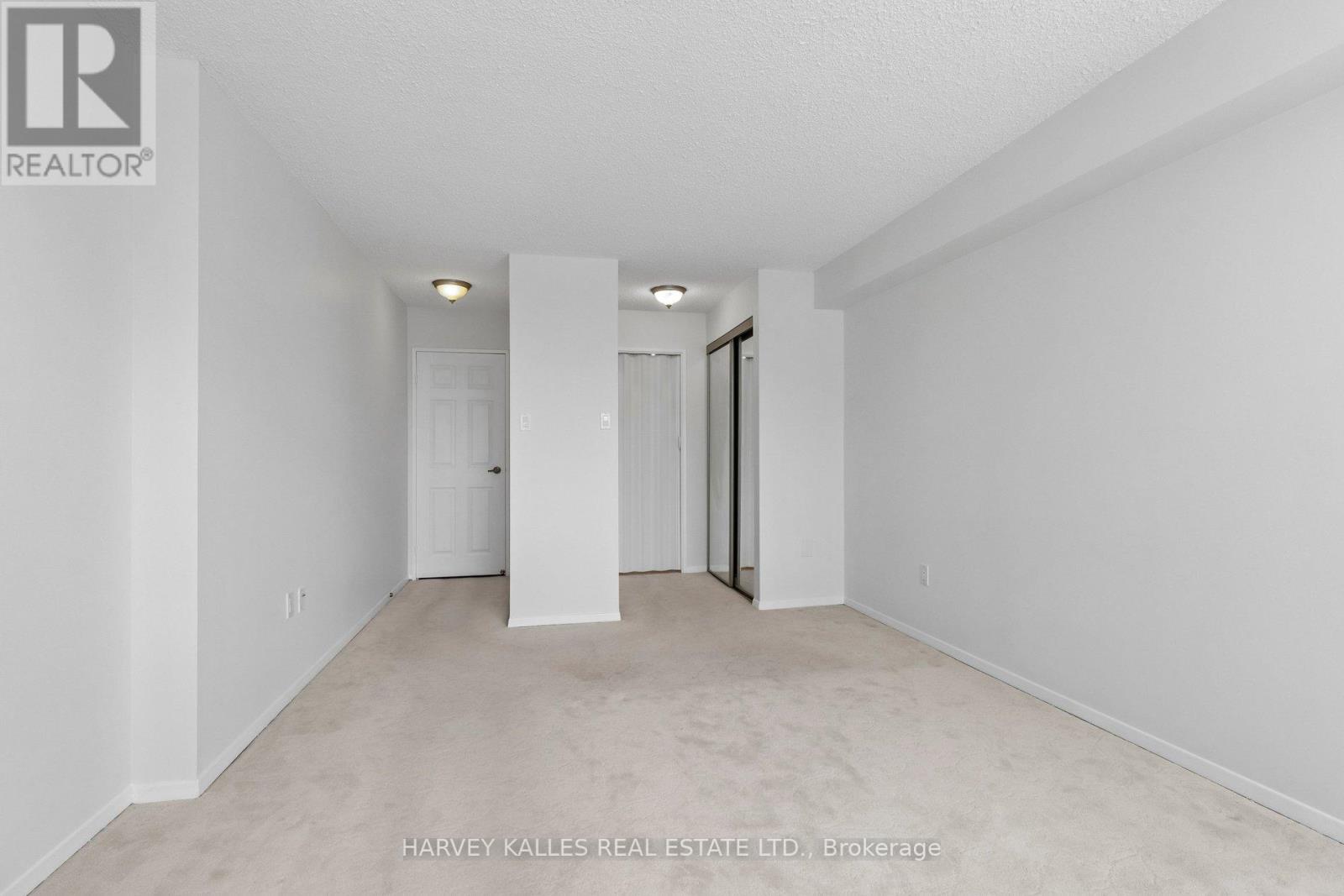 205 - 55 SKYMARK DRIVE