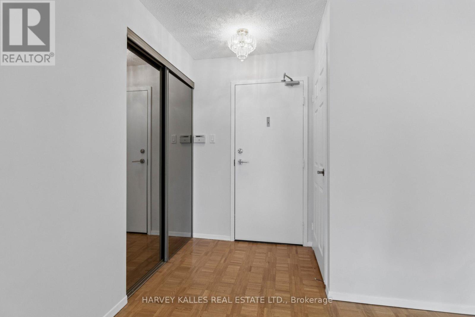 205 - 55 SKYMARK DRIVE