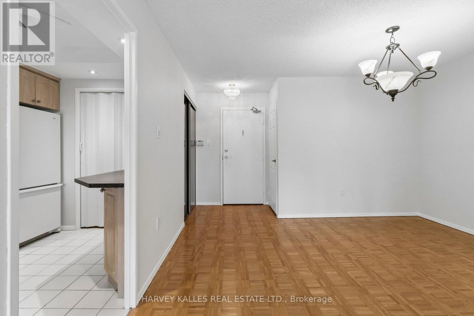 205 - 55 SKYMARK DRIVE